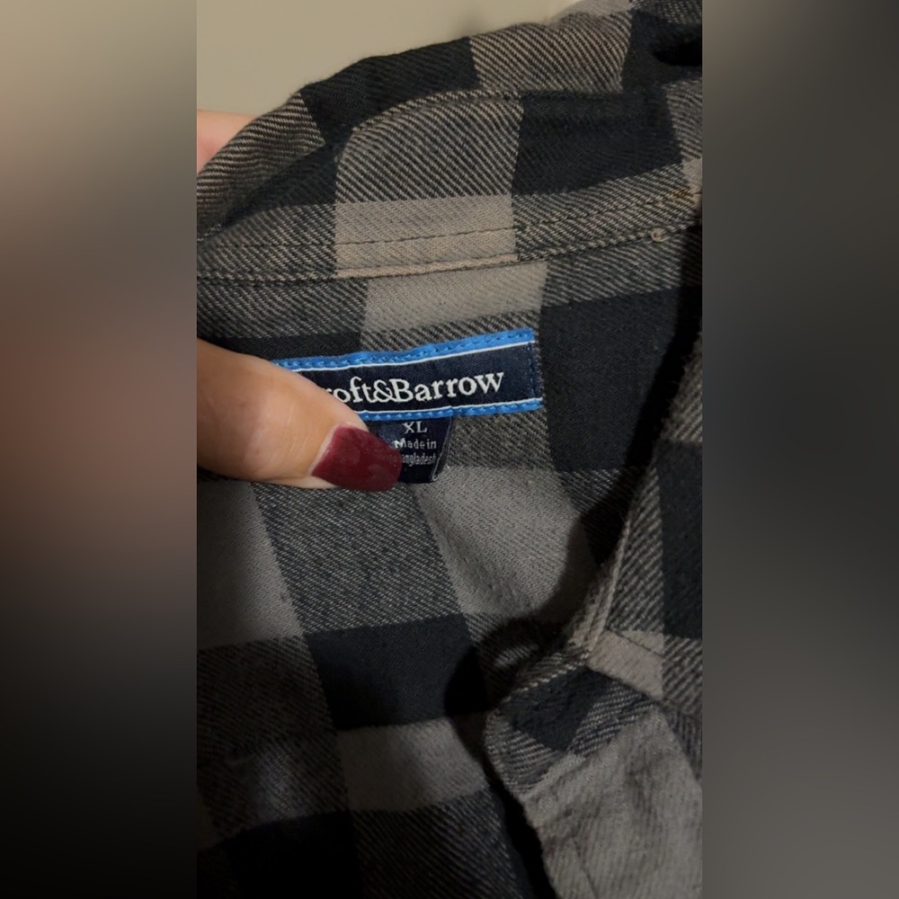 Croft & Barrow Black and Gray Plaid Casual Button Down Shirt